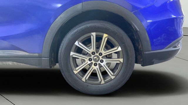 View Mahindra XUV700 Image 8 Used Mahindra XUV700 Image 8