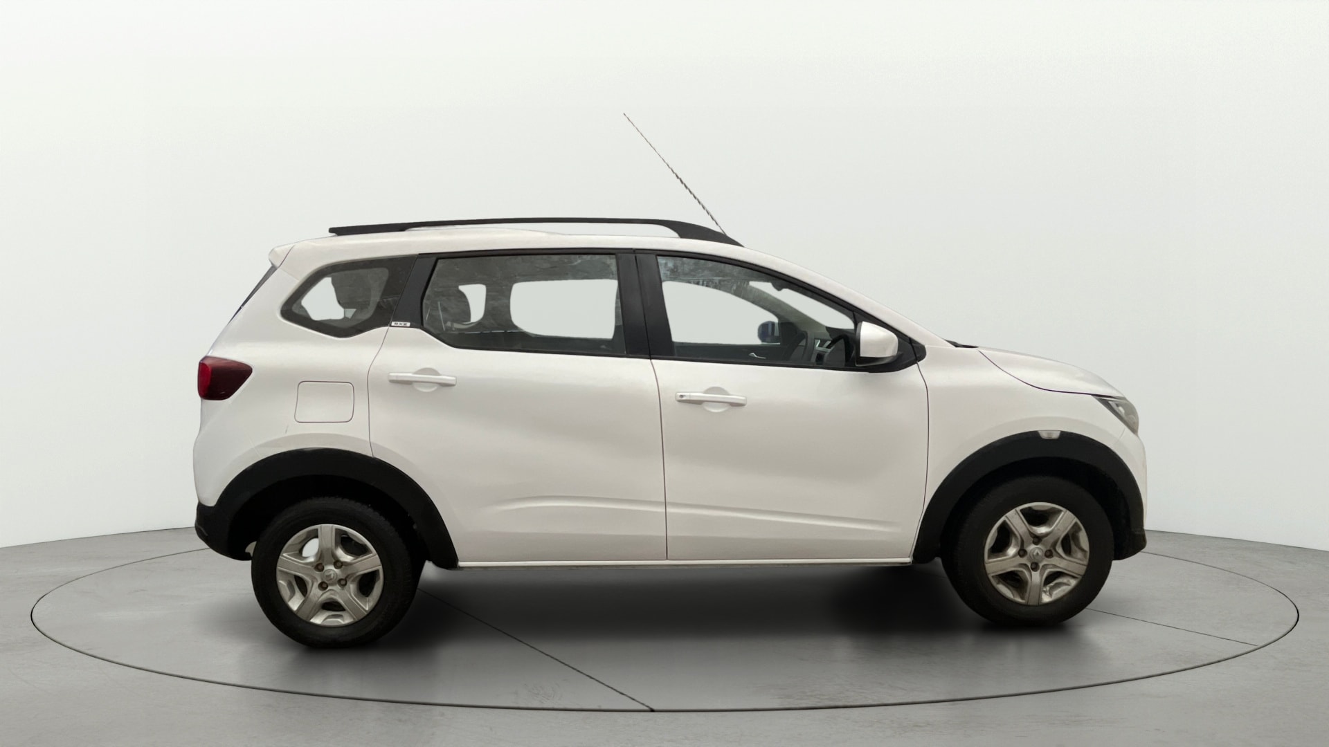 View 2019 Renault Triber RXZ Image 28 Used 2019 Renault Triber RXZ Image 28