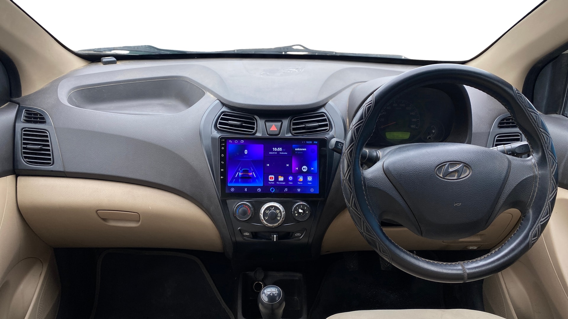 View 2015 Hyundai EON Era Plus Image 15 Used 2015 Hyundai EON Era Plus Image 15