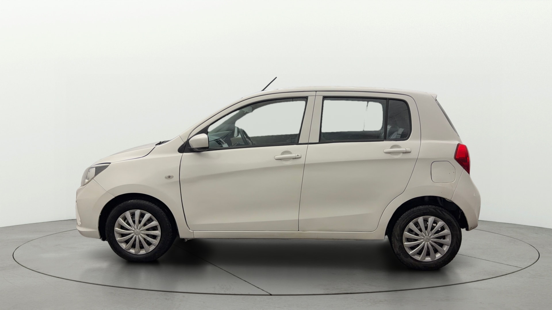 View 2018 Maruti Suzuki 1000 Base Variant Image 5 Used 2018 Maruti Suzuki 1000 Base Variant Image 5