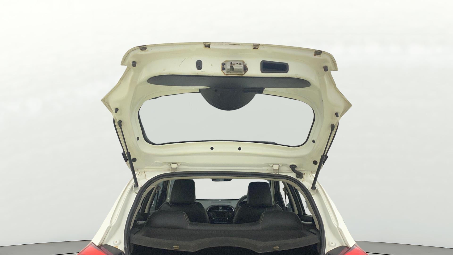 View 2020 Tata Tiago Revotorq XB Image 16 Used 2020 Tata Tiago Revotorq XB Image 16