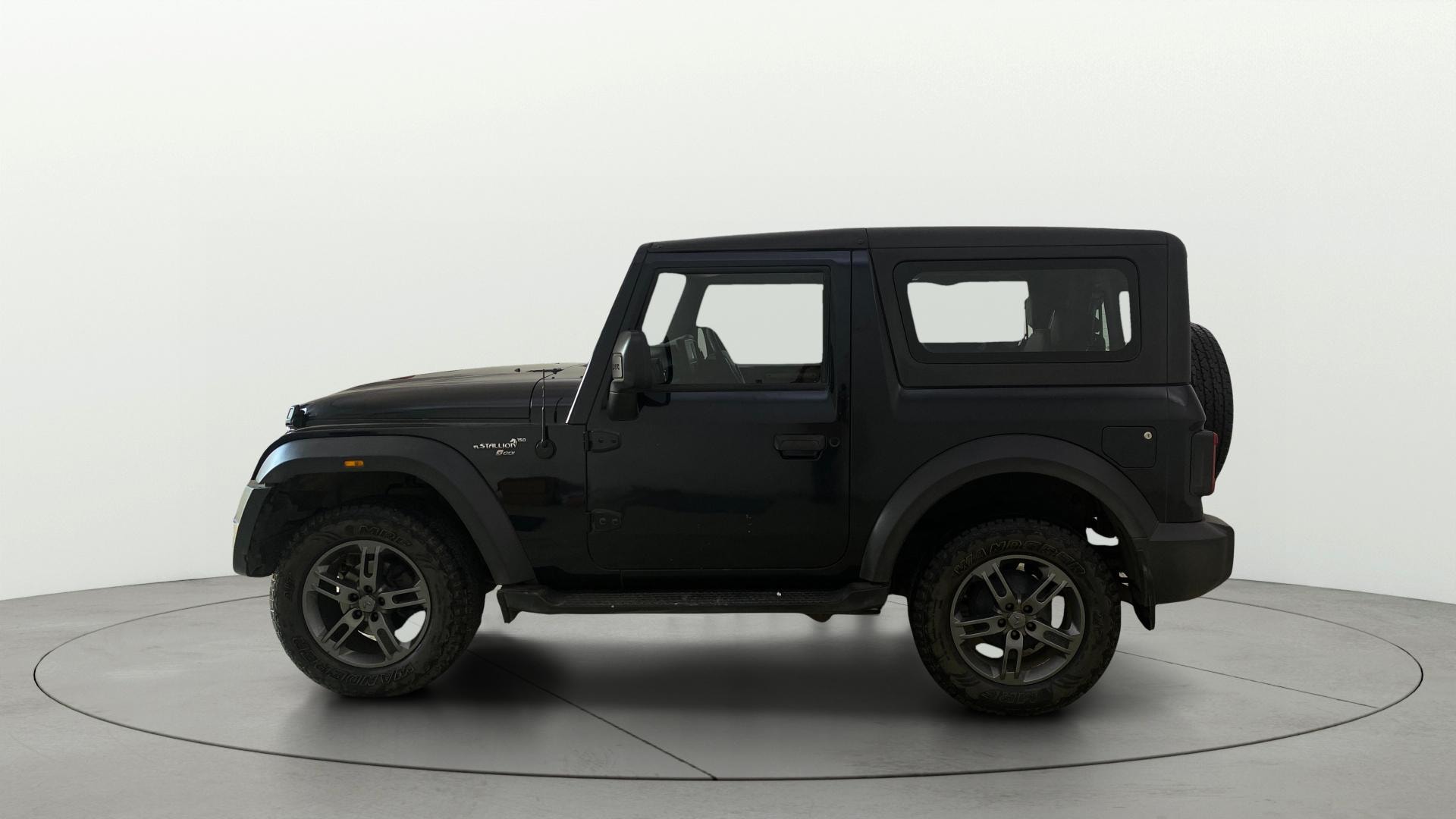 View 2022 Mahindra Thar AX Standard Manual Soft Top 6 Seater Image 5 Used 2022 Mahindra Thar AX Standard Manual Soft Top 6 Seater Image 5