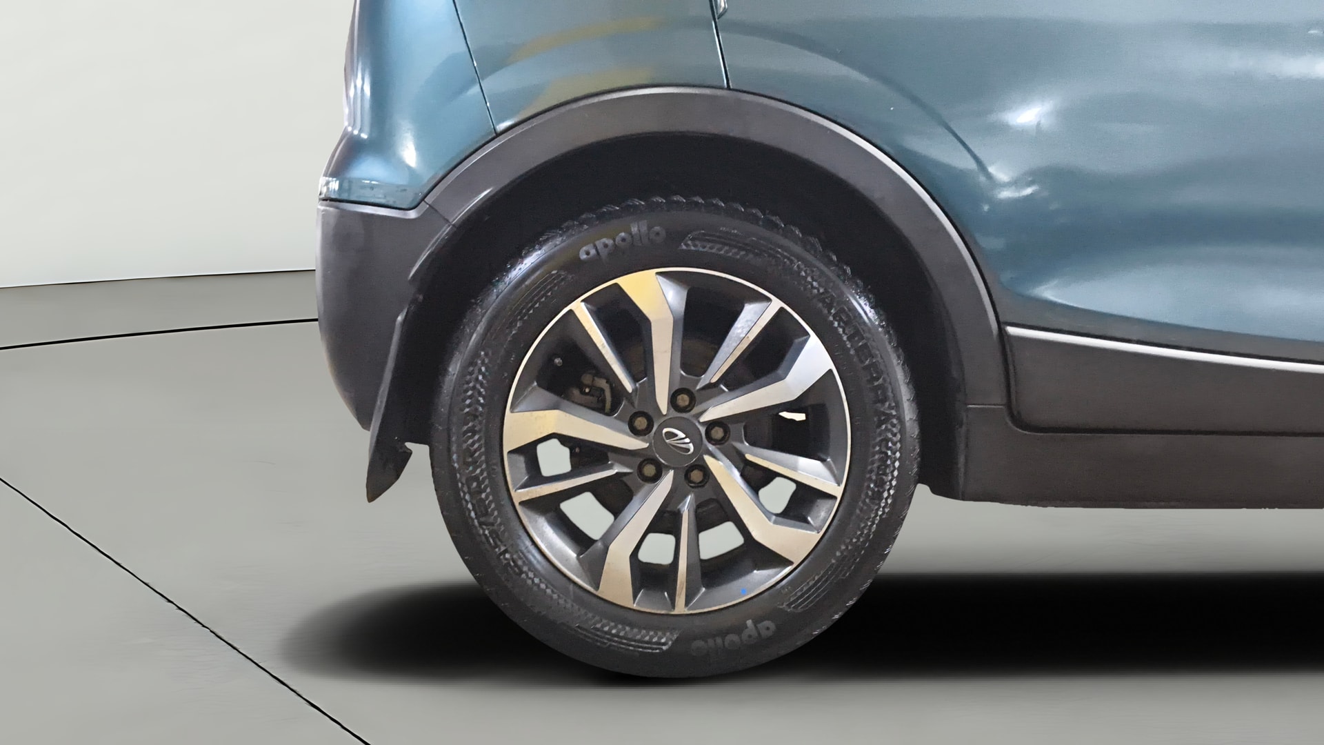 View 2020 Mahindra XUV300 W4 Petrol BS IV Image 34 Used 2020 Mahindra XUV300 W4 Petrol BS IV Image 34