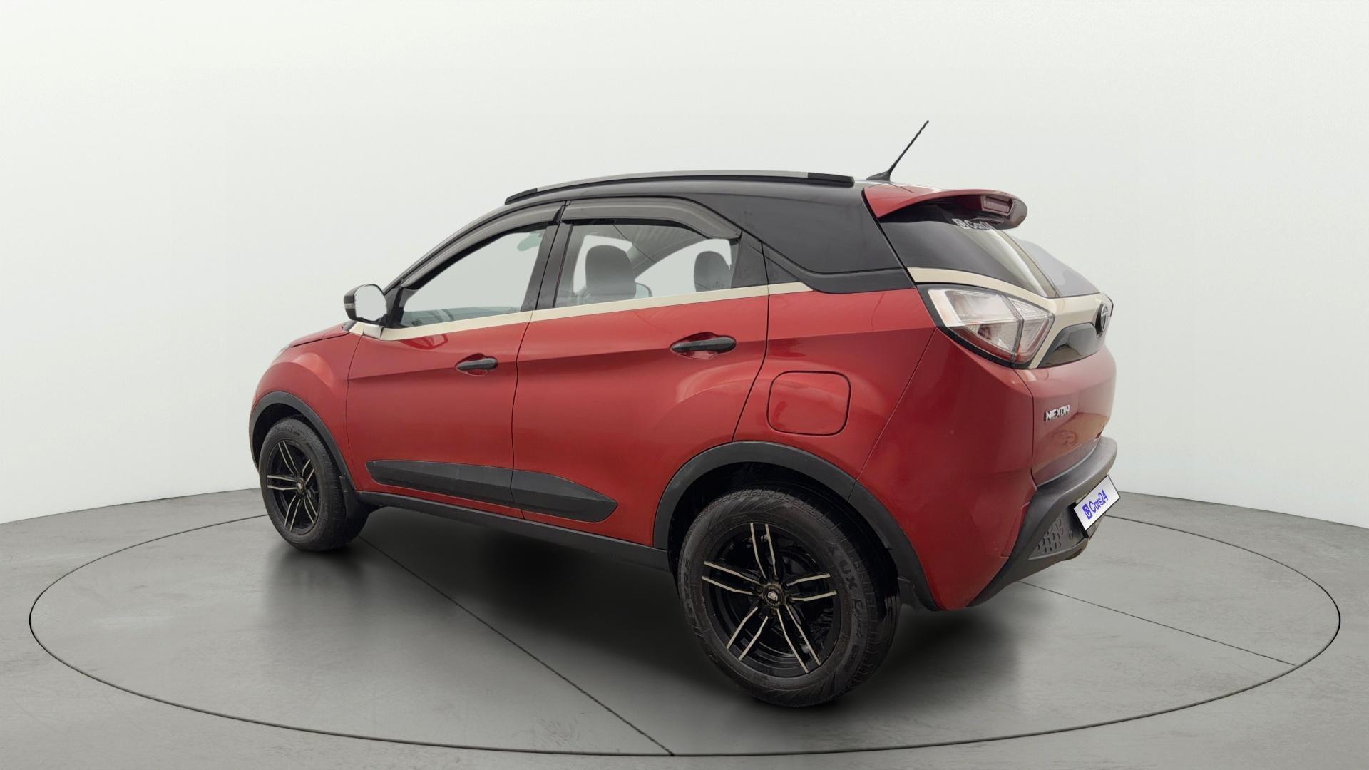 View 2019 Tata Nexon Revotron XMA AMT Image 2 Used 2019 Tata Nexon Revotron XMA AMT Image 2