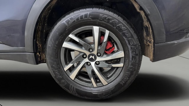 View Mahindra XUV700 Image 11 Used Mahindra XUV700 Image 11