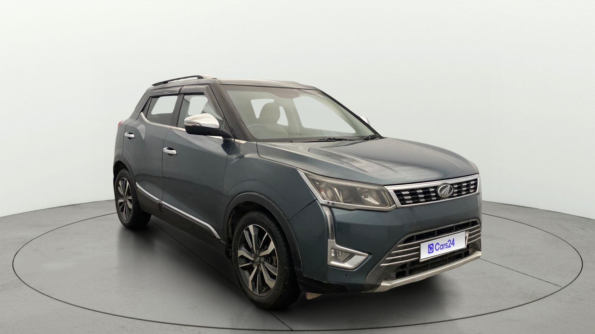 View 2019 Mahindra XUV300 W4 Petrol BS IV Image 15 Used 2019 Mahindra XUV300 W4 Petrol BS IV Image 15