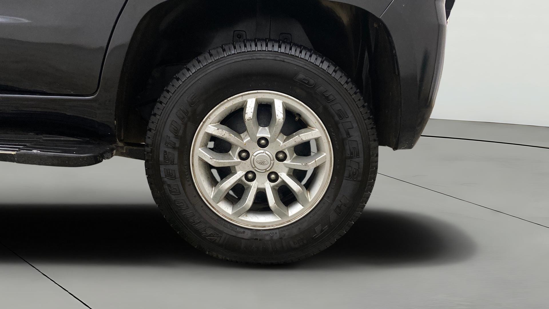 View 2017 Mahindra TUV300 T8 Image 11 Used 2017 Mahindra TUV300 T8 Image 11