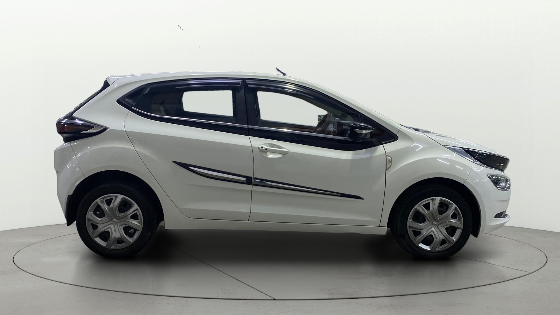 View 2021 Tata Altroz XT Petrol Image 9 Used 2021 Tata Altroz XT Petrol Image 9
