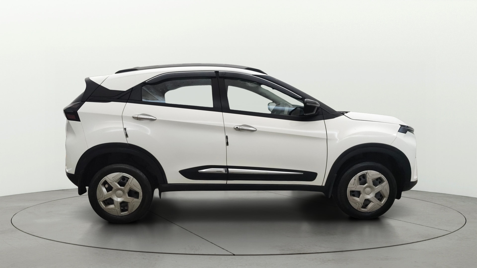 View 2024 Tata Nexon Revotron XE Image 8 Used 2024 Tata Nexon Revotron XE Image 8