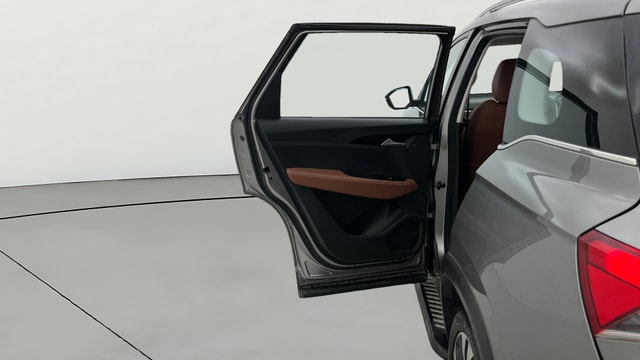 View MG Hector Plus Image 24 Used MG Hector Plus Image 24