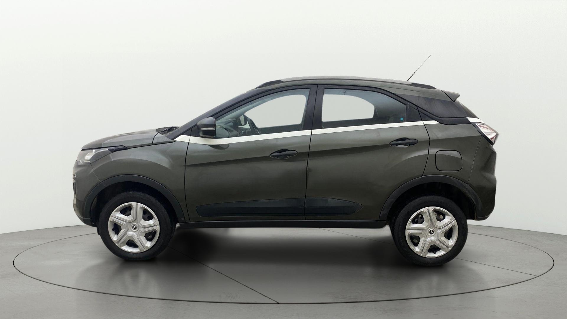 View 2020 Tata Nexon Revotron XM Image 5 Used 2020 Tata Nexon Revotron XM Image 5