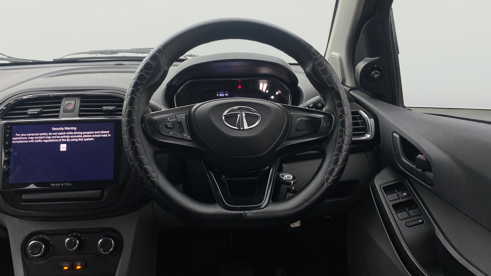 View 2022 Tata Tiago Revotorq XB Image 20 Used 2022 Tata Tiago Revotorq XB Image 20