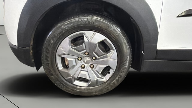 View Mahindra XUV 3XO Image 30 Used Mahindra XUV 3XO Image 30