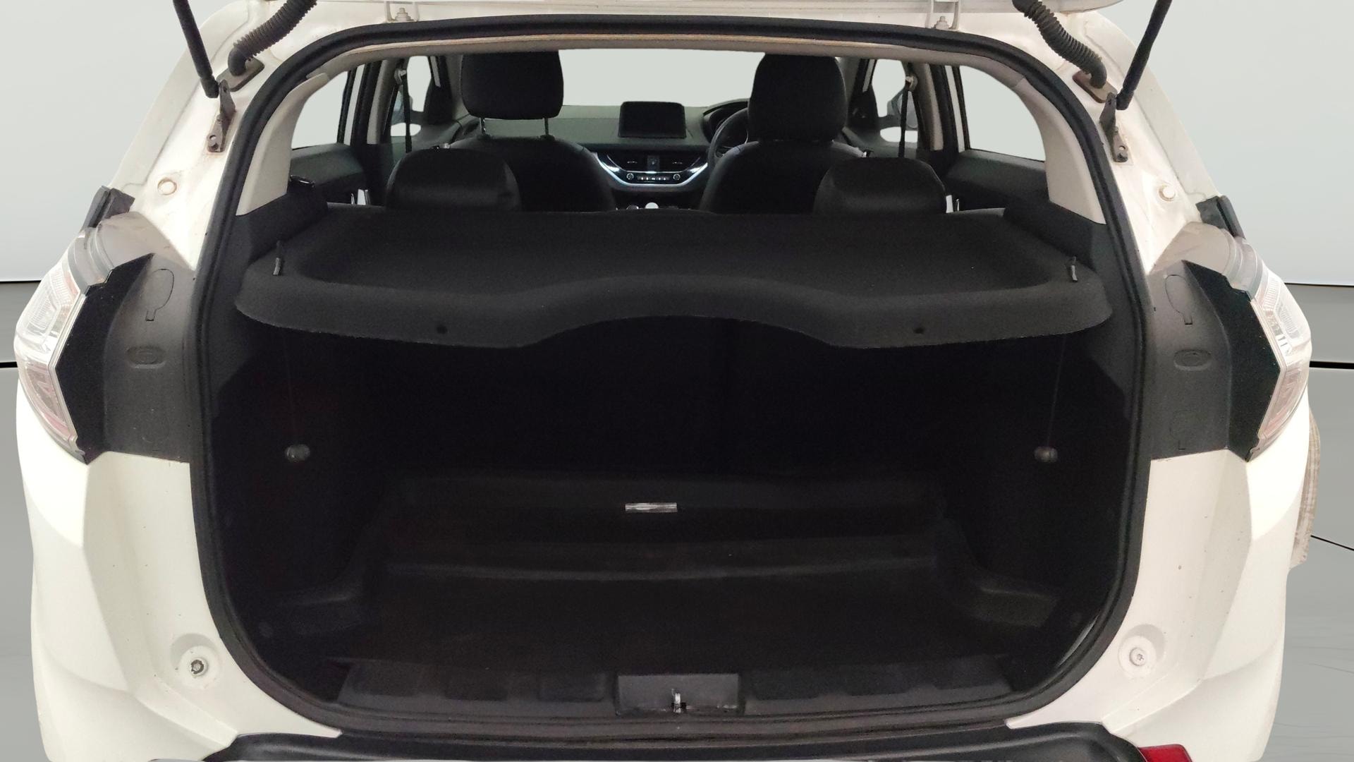 View 2018 Tata Nexon Revotron XE Image 38 Used 2018 Tata Nexon Revotron XE Image 38