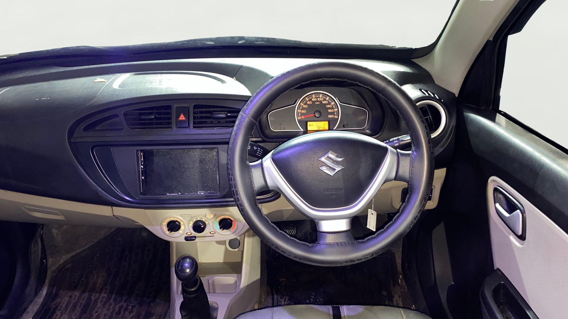 View 2022 Maruti Suzuki 1000 Base Variant Image 20 Used 2022 Maruti Suzuki 1000 Base Variant Image 20