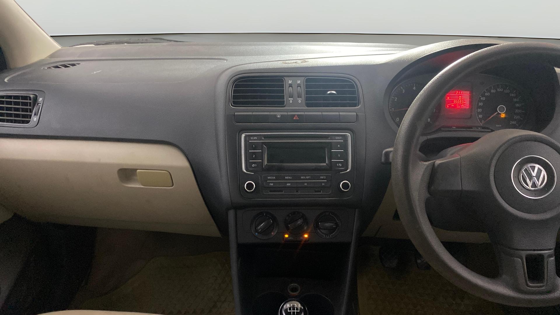 View 2013 Volkswagen Polo 1.2 Comfortline Petrol Image 17 Used 2013 Volkswagen Polo 1.2 Comfortline Petrol Image 17