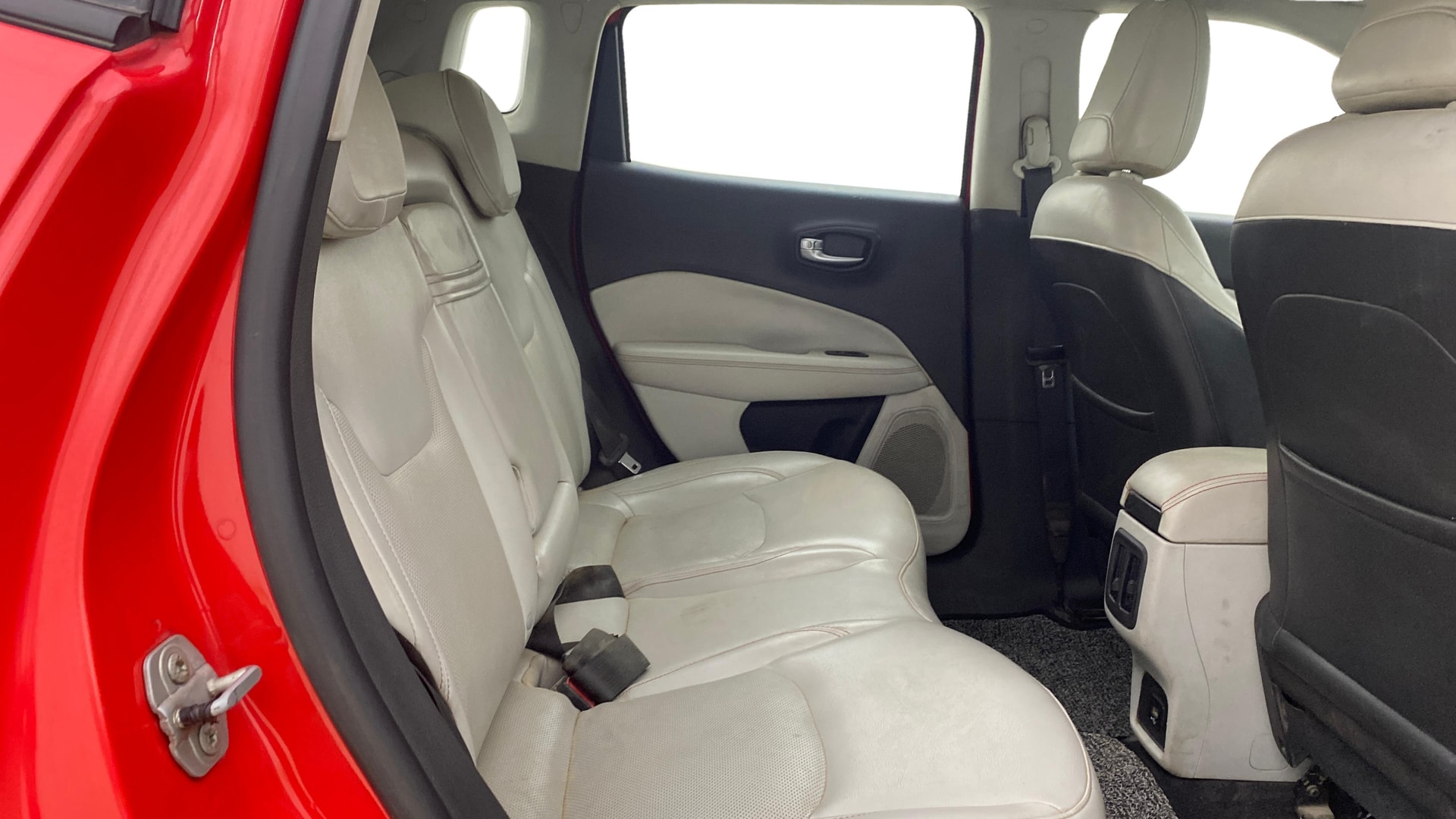 View 2017 Jeep Compass Limited 1.4 Multi AIR Petrol DDCT AT BS IV Image 29 Used 2017 Jeep Compass Limited 1.4 Multi AIR Petrol DDCT AT BS IV Image 29