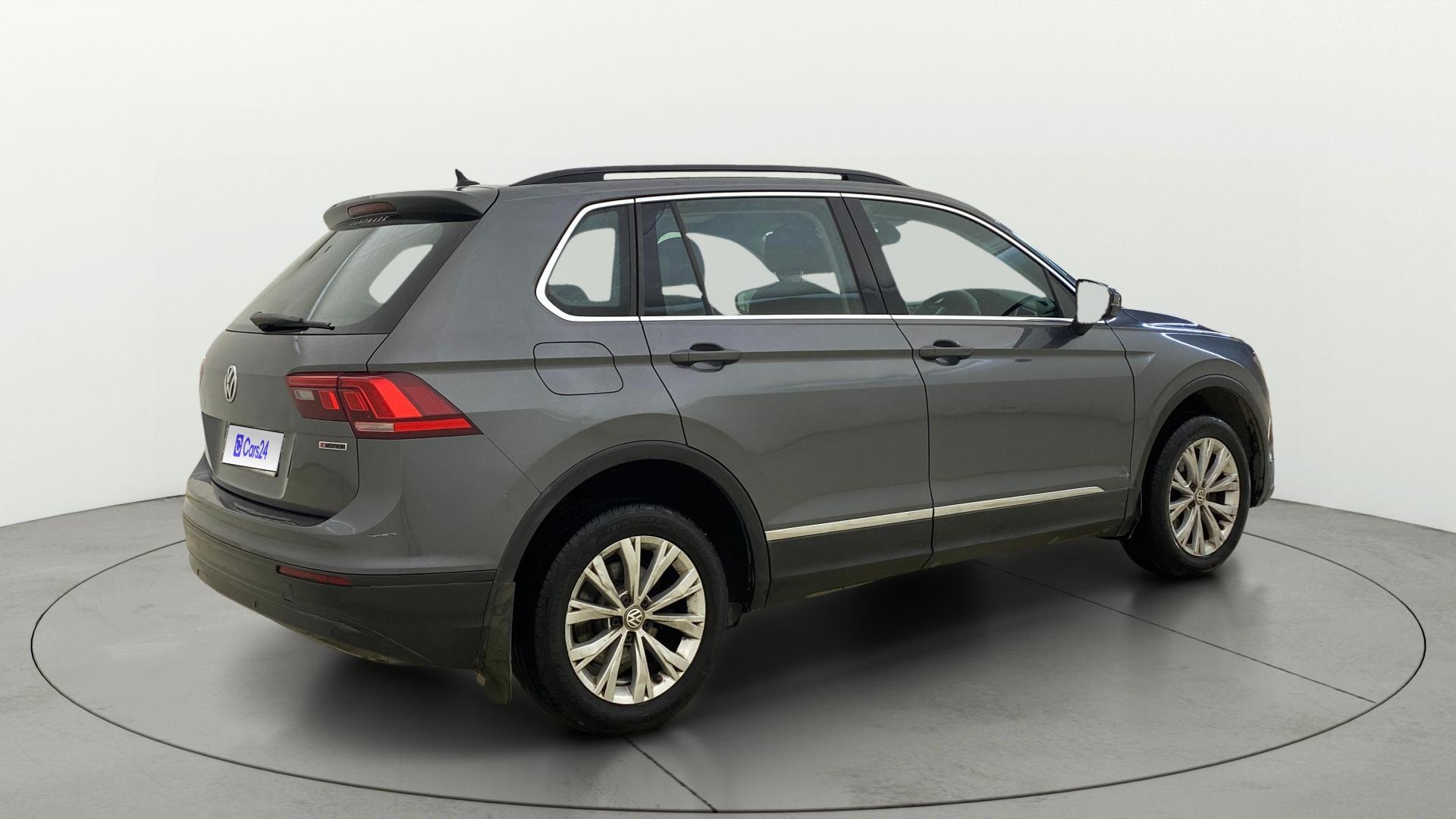 View 2018 Volkswagen Tiguan DSG 4MOTION Comfortline Image 42 Used 2018 Volkswagen Tiguan DSG 4MOTION Comfortline Image 42