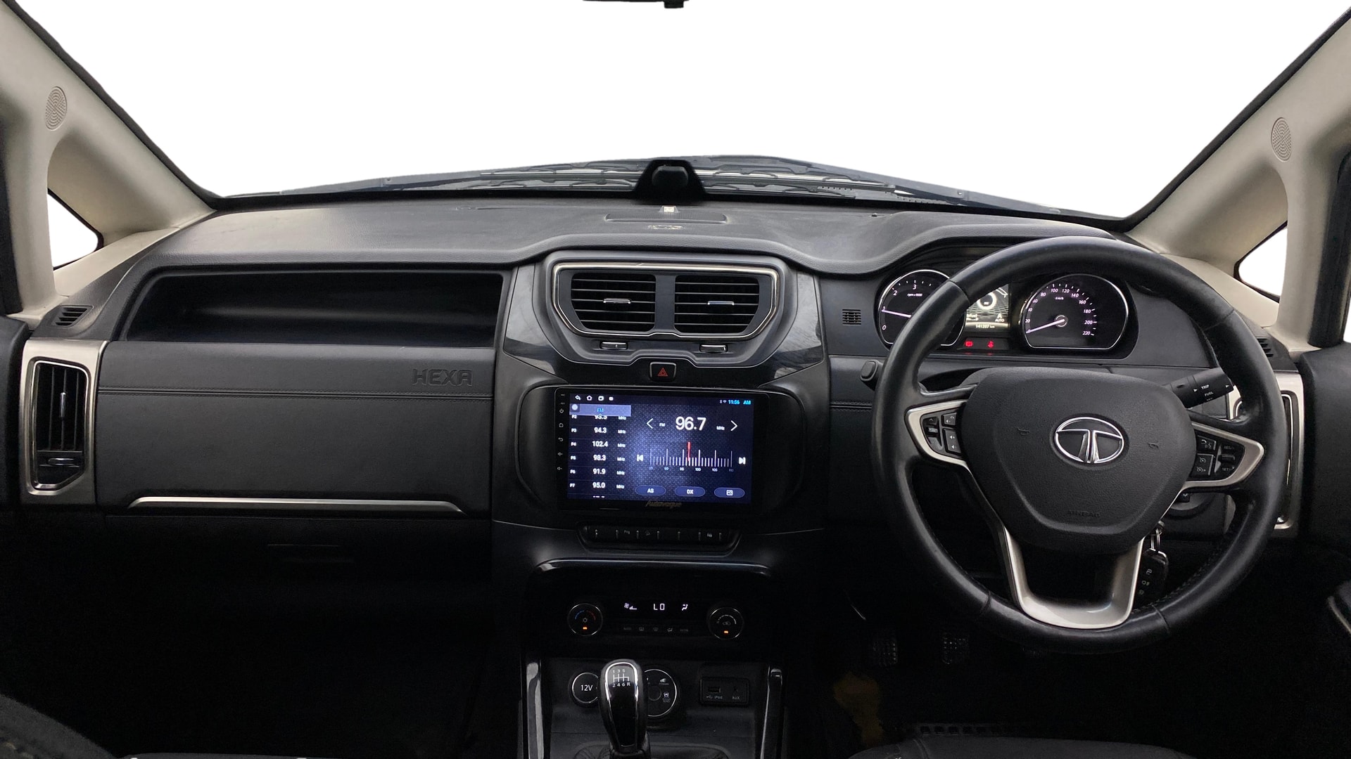 View 2017 Tata Hexa XT 4X2 Image 16 Used 2017 Tata Hexa XT 4X2 Image 16