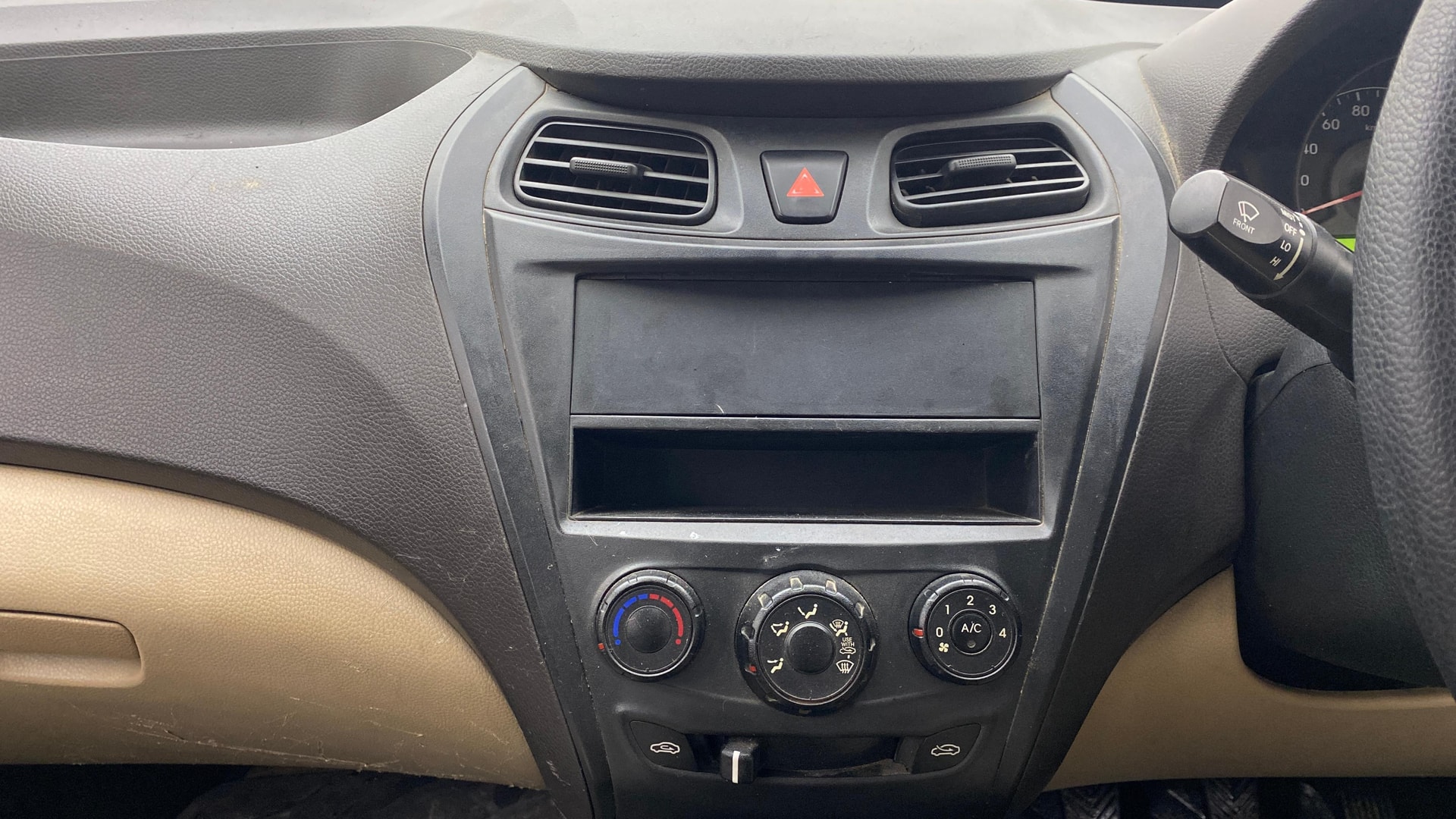 View 2015 Hyundai EON D-Lite Plus Image 17 Used 2015 Hyundai EON D-Lite Plus Image 17