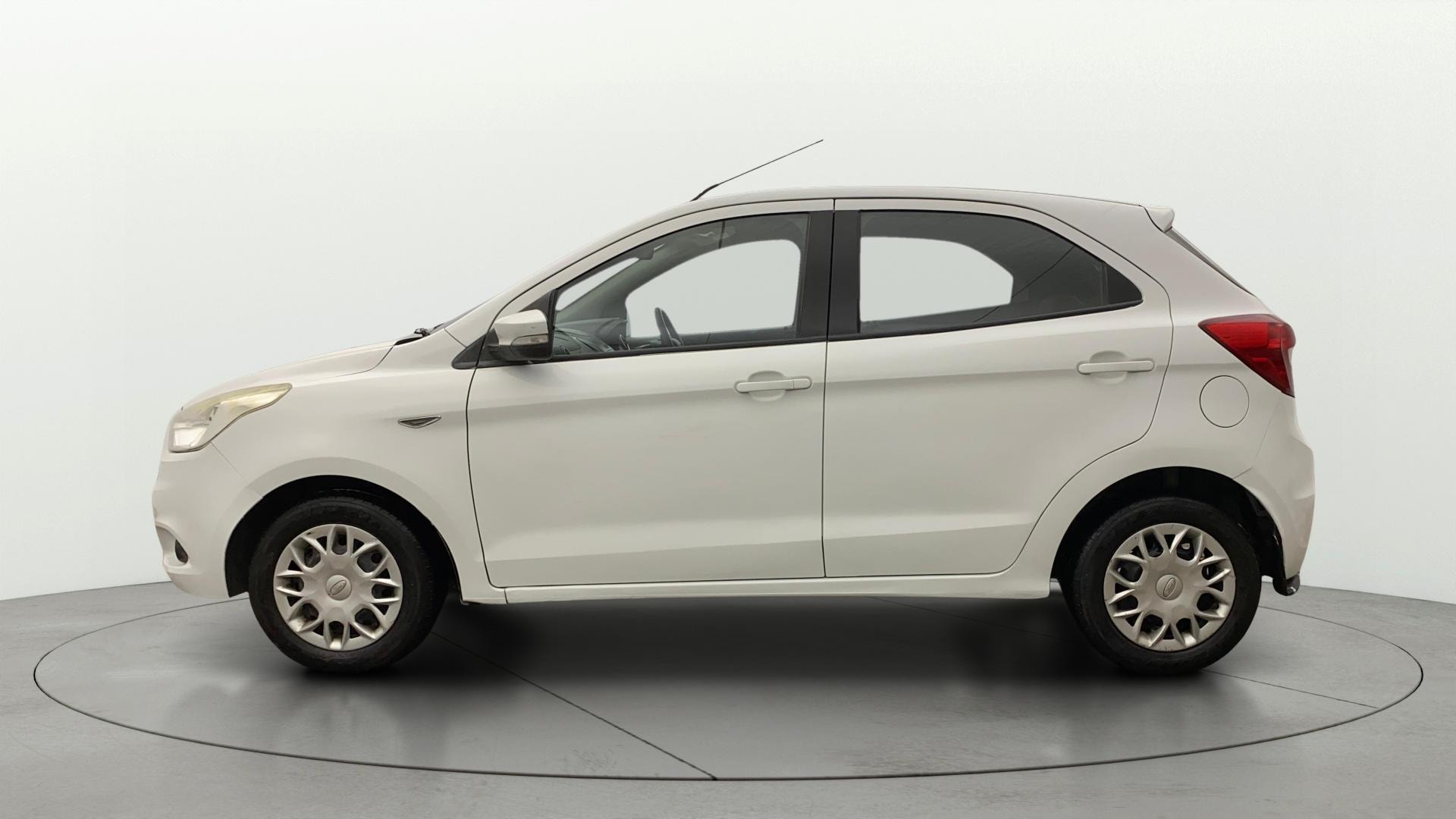 View 2015 Ford Figo Aspire 1.2P Ambiente MT BS IV Image 5 Used 2015 Ford Figo Aspire 1.2P Ambiente MT BS IV Image 5