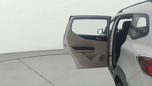 View Renault Triber Image 15 Used Renault Triber Image 15