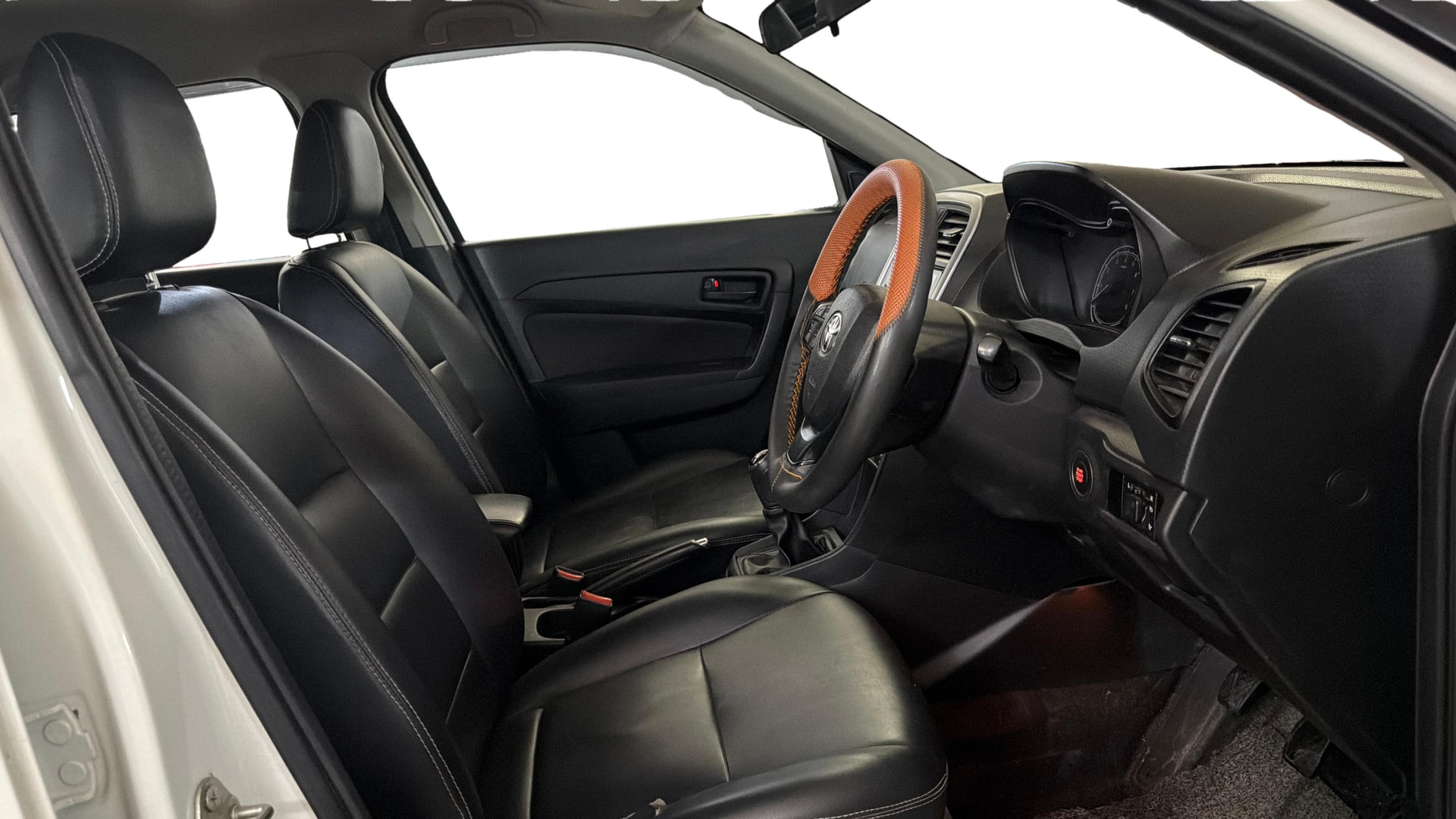 View 2022 Toyota Urban Cruiser Mid MT Image 25 Used 2022 Toyota Urban Cruiser Mid MT Image 25
