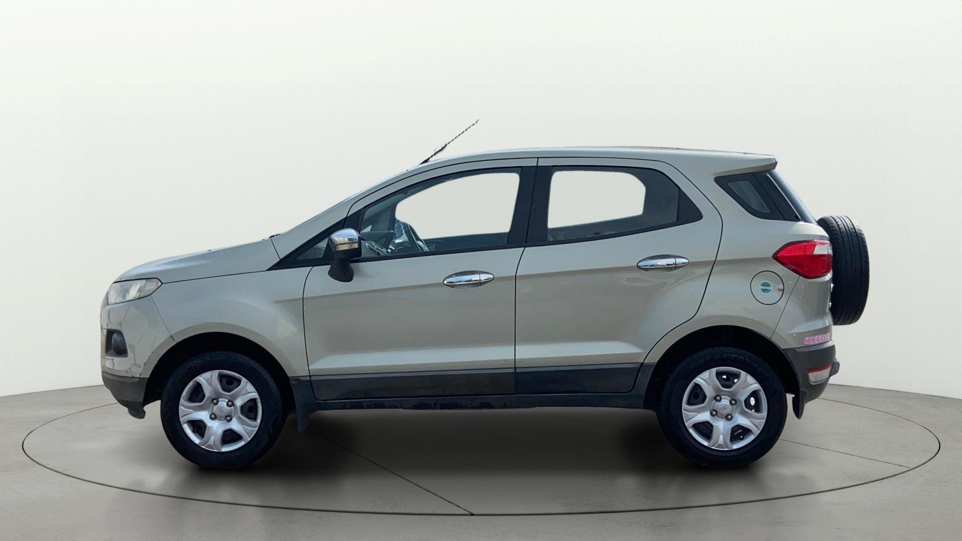 View 2016 Ford EcoSport 1.5 TDCi Diesel Ambiente BS IV Image 5 Used 2016 Ford EcoSport 1.5 TDCi Diesel Ambiente BS IV Image 5