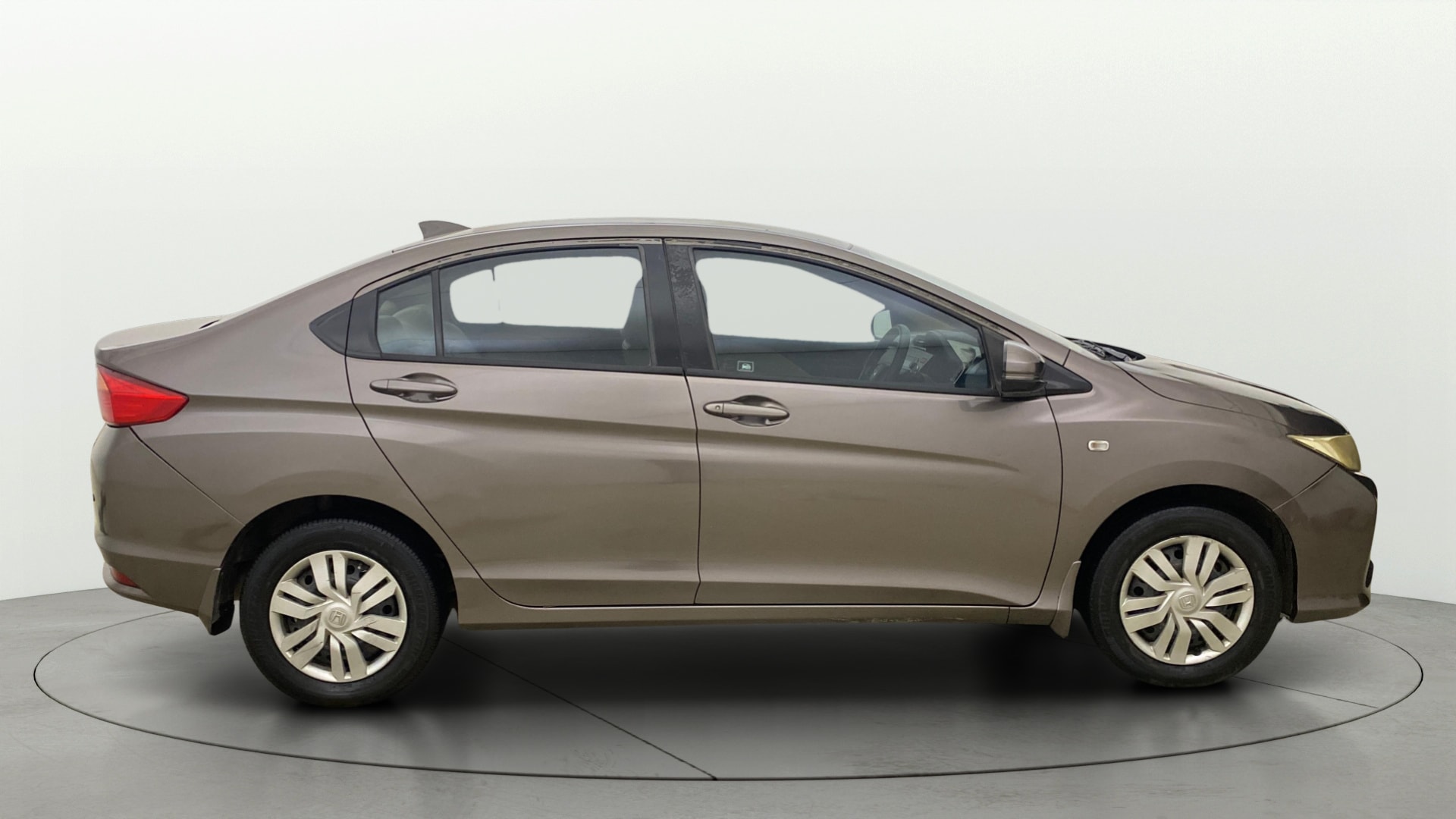 View 2014 Honda City ZX MT Diesel Anniversary Edition Image 9 Used 2014 Honda City ZX MT Diesel Anniversary Edition Image 9