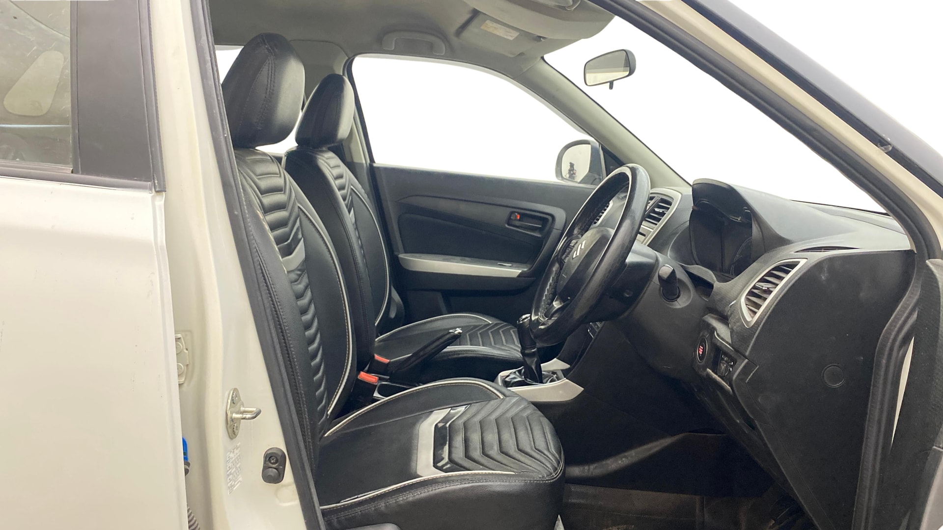 View 2022 Maruti Suzuki 1000 Base Variant Image 25 Used 2022 Maruti Suzuki 1000 Base Variant Image 25