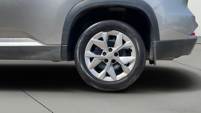View MG Hector Plus Image 11 Used MG Hector Plus Image 11