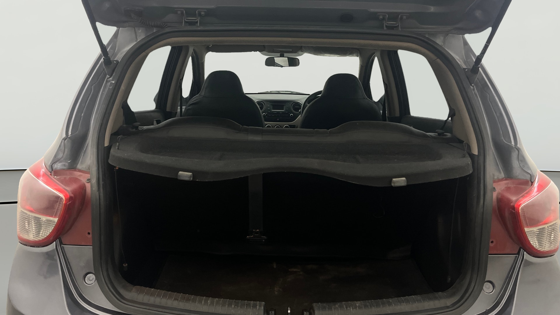 View 2015 Hyundai Grand i10 Sportz 1.2 Kappa Image 37 Used 2015 Hyundai Grand i10 Sportz 1.2 Kappa Image 37