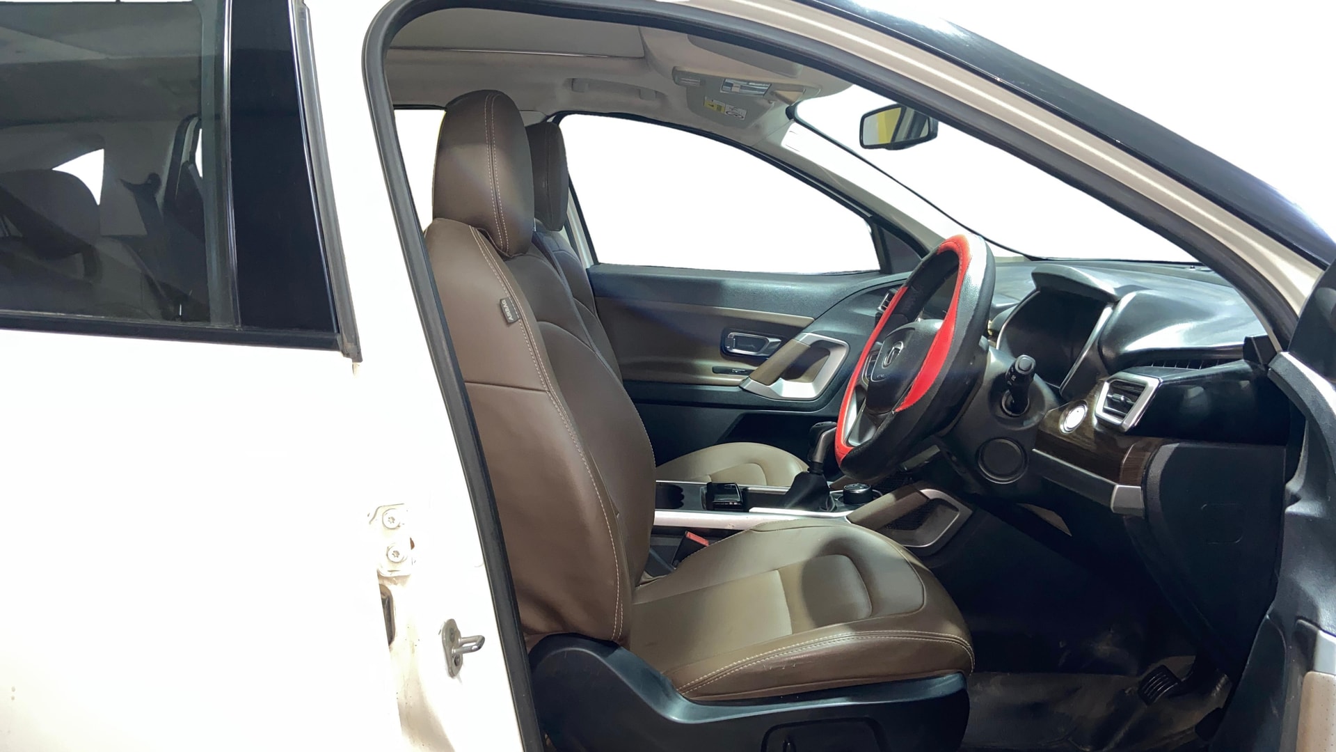 View 2021 Tata Harrier XE Image 18 Used 2021 Tata Harrier XE Image 18
