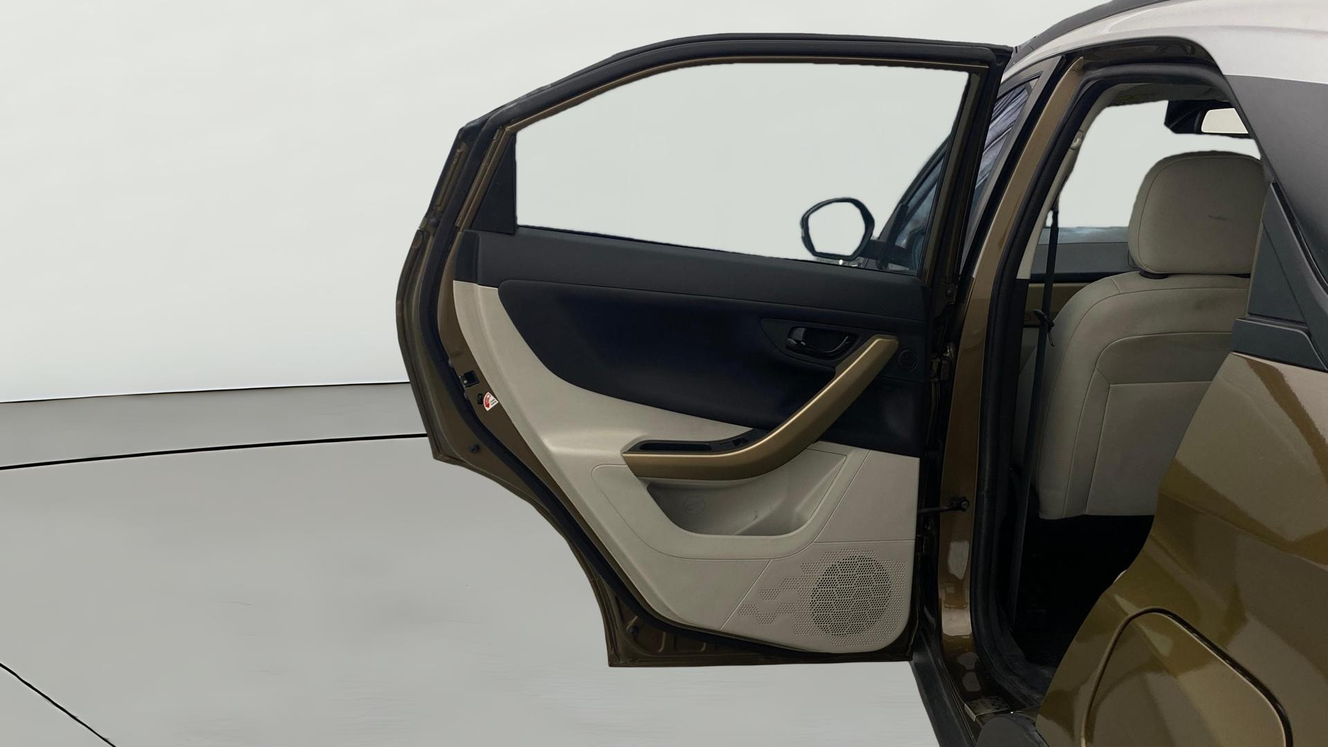 View 2023 Tata Nexon Revotorq XZA Plus Luxs AMT Jet Edition Image 23 Used 2023 Tata Nexon Revotorq XZA Plus Luxs AMT Jet Edition Image 23