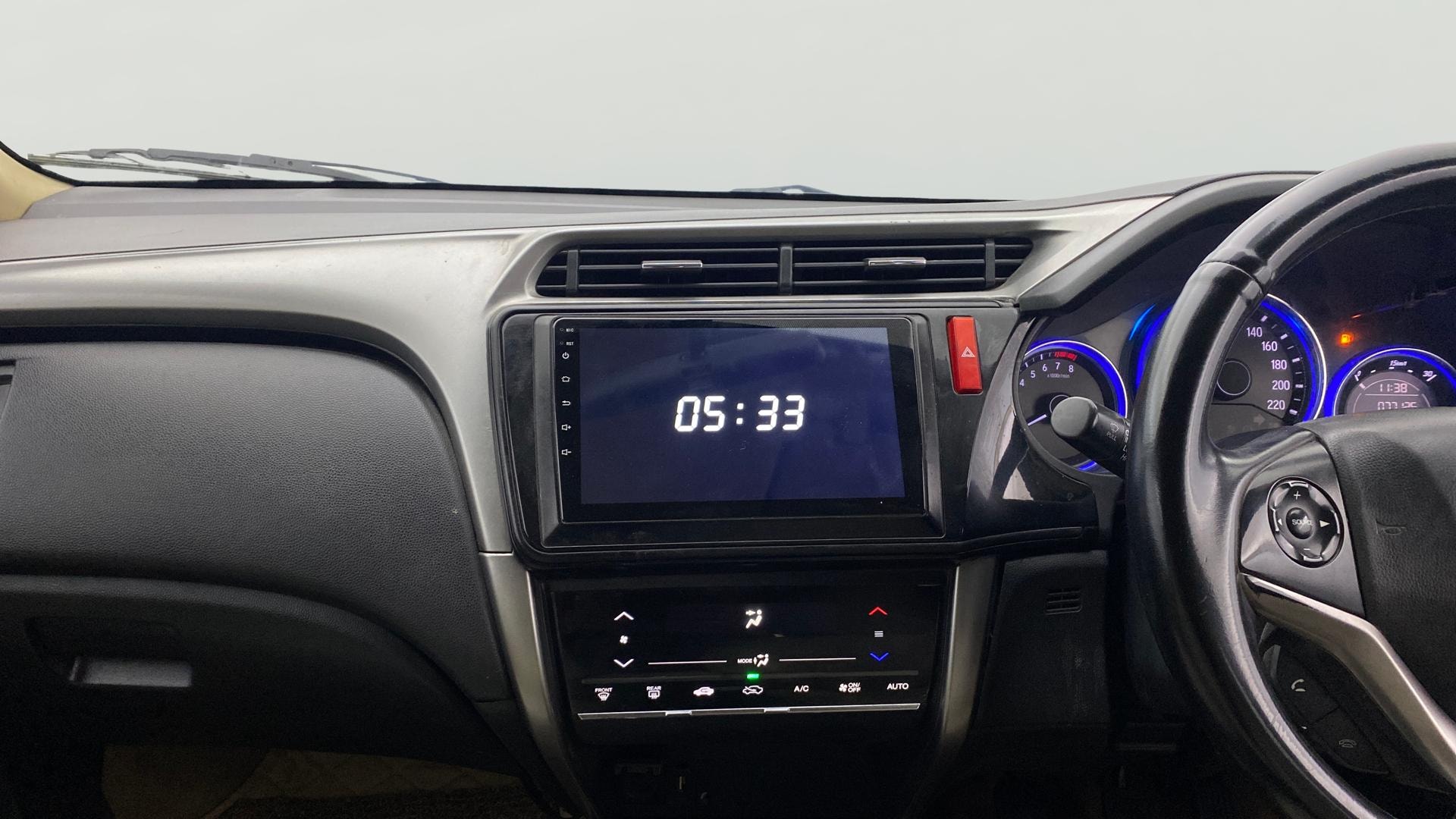 View 2014 Honda City ZX MT Diesel Anniversary Edition Image 18 Used 2014 Honda City ZX MT Diesel Anniversary Edition Image 18
