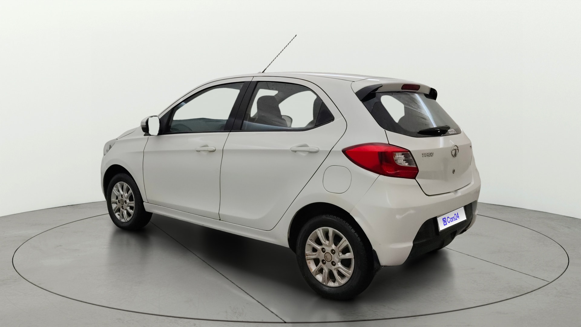 View 2017 Tata Tiago Revotorq XB Image 2 Used 2017 Tata Tiago Revotorq XB Image 2