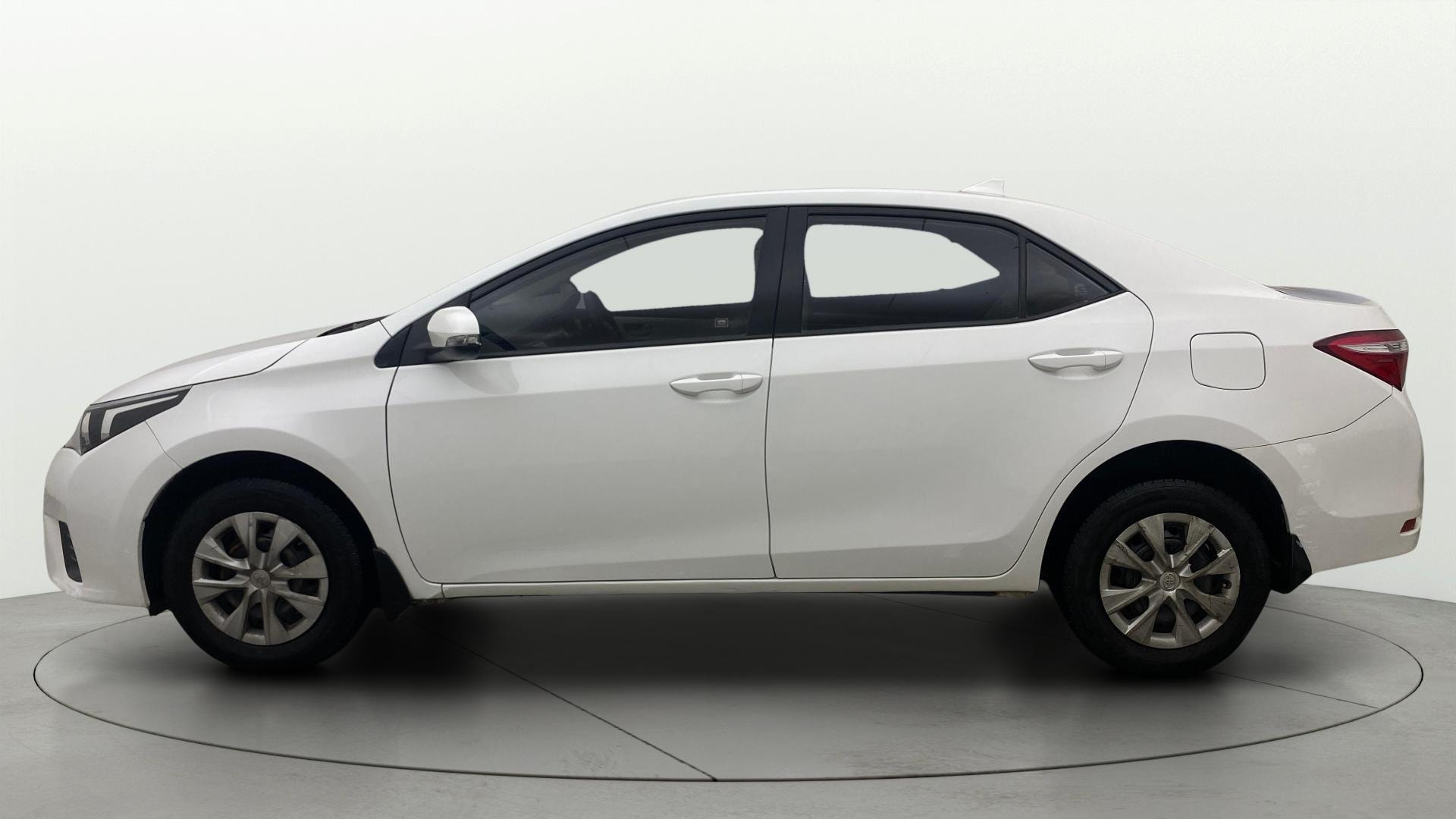 View 2015 Toyota Corolla Altis Diesel J Image 5 Used 2015 Toyota Corolla Altis Diesel J Image 5