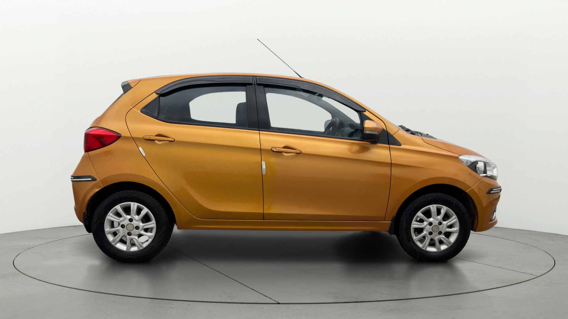 View 2018 Tata Tiago Revotorq XB Image 8 Used 2018 Tata Tiago Revotorq XB Image 8