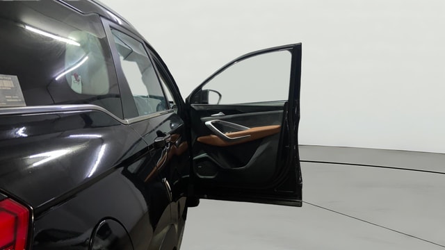 View MG Hector Plus Image 49 Used MG Hector Plus Image 49