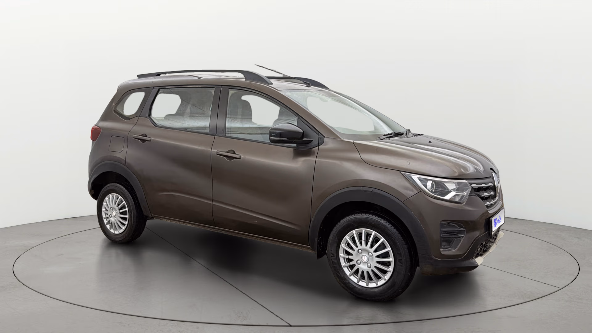 View 2023 Renault Triber RXT Image 22 Used 2023 Renault Triber RXT Image 22