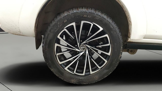 View Ford Endeavour Image 35 Used Ford Endeavour Image 35