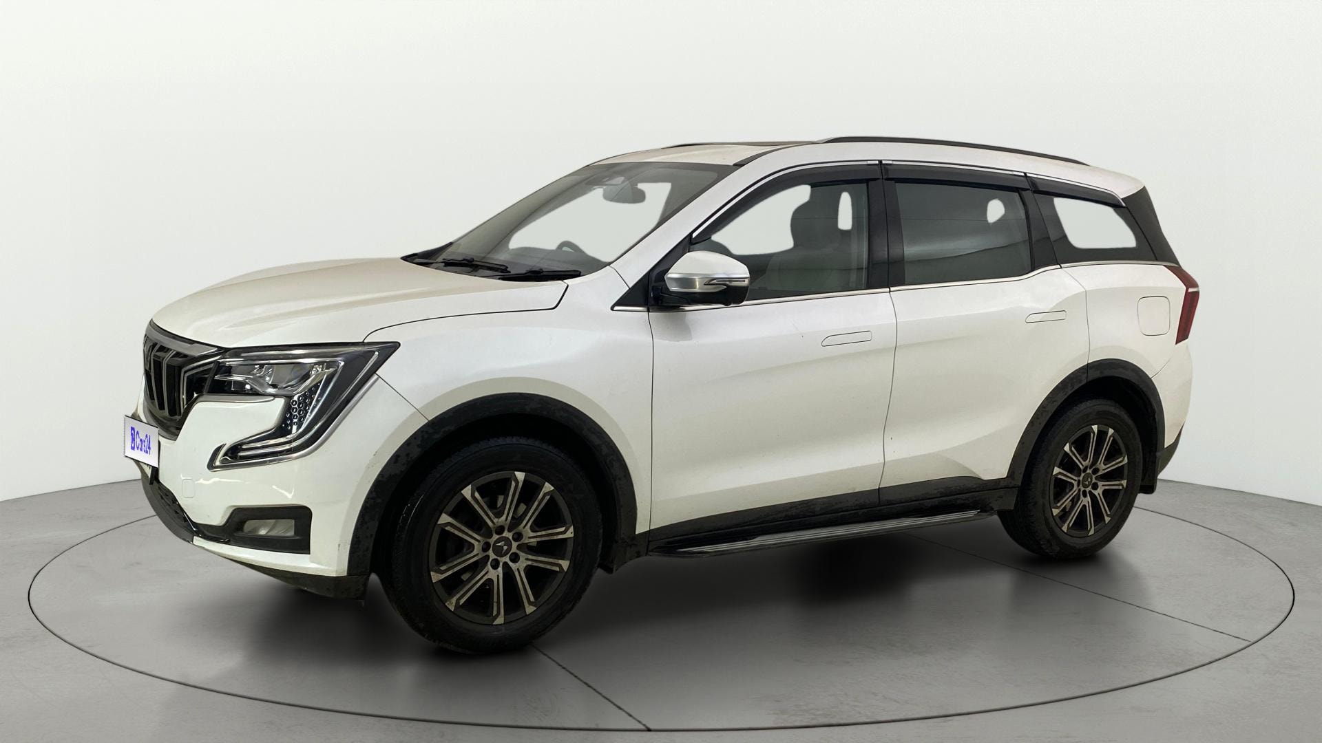 View 2023 Mahindra XUV700 MX Petrol 5 STR Image 23 Used 2023 Mahindra XUV700 MX Petrol 5 STR Image 23