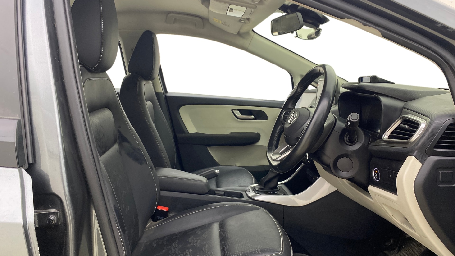 View 2023 Tata Altroz XZ Petrol Image 27 Used 2023 Tata Altroz XZ Petrol Image 27