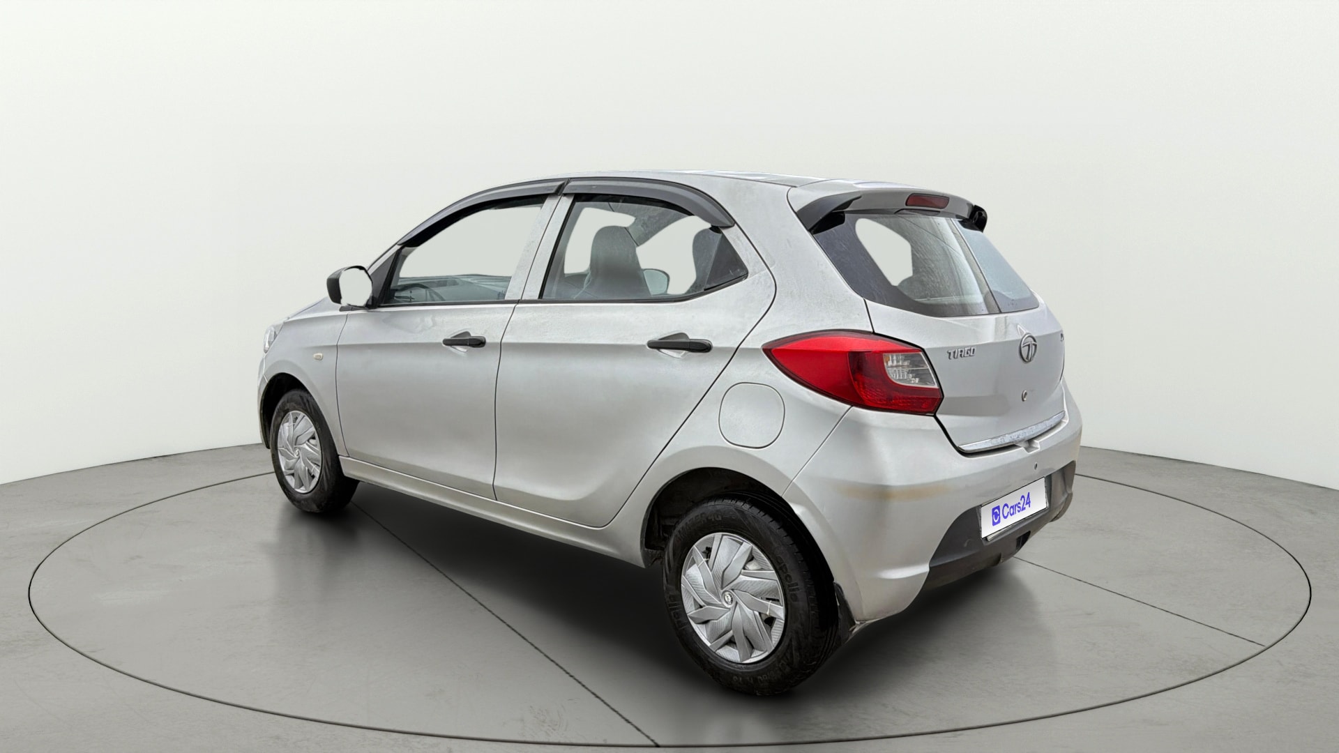 View 2017 Tata Tiago Revotorq XB Image 2 Used 2017 Tata Tiago Revotorq XB Image 2