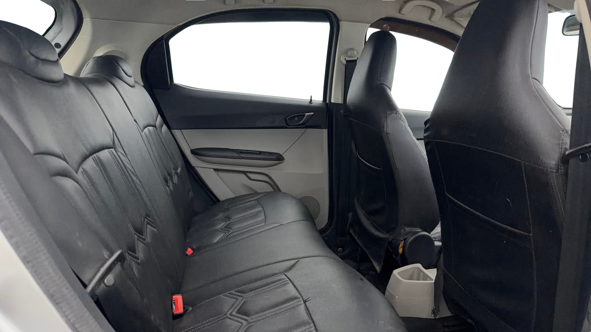 View 2017 Tata Tiago Revotorq XB Image 28 Used 2017 Tata Tiago Revotorq XB Image 28