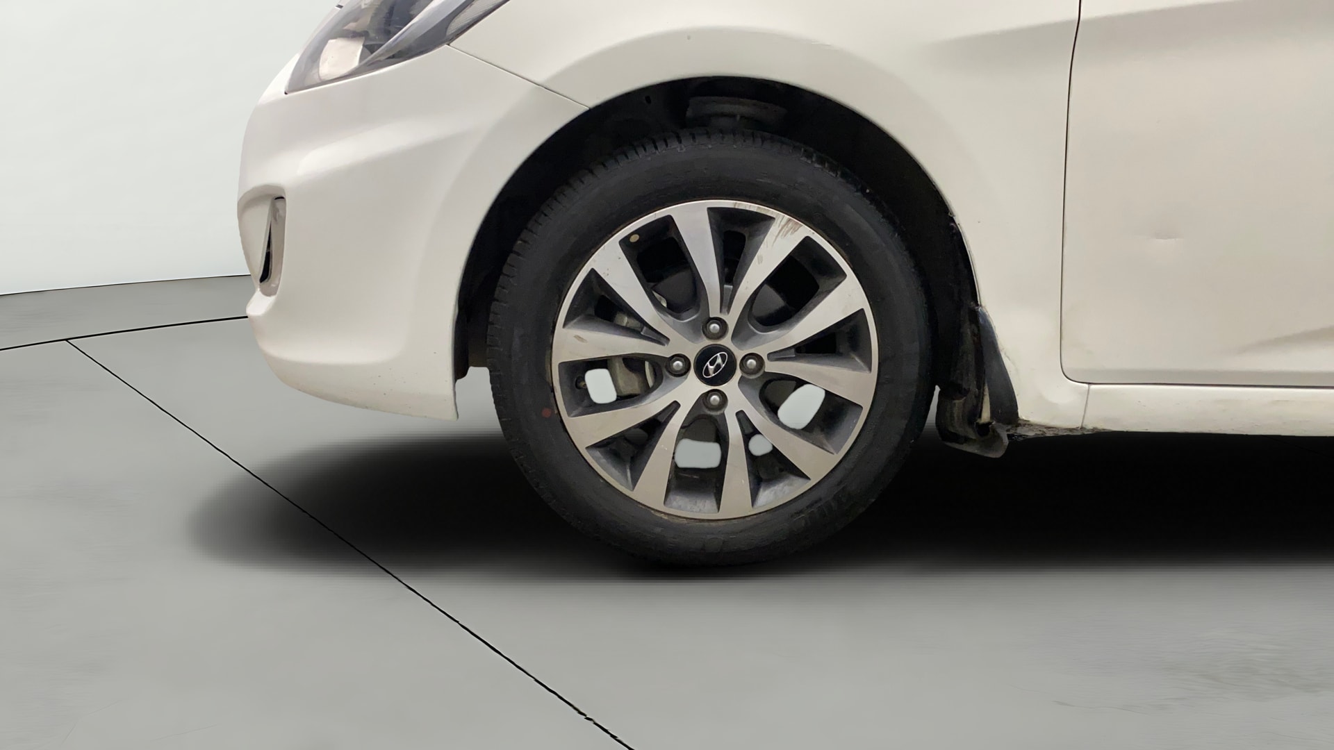 View 2014 Hyundai Fluidic Verna 1.6 VTVT SX Image 33 Used 2014 Hyundai Fluidic Verna 1.6 VTVT SX Image 33