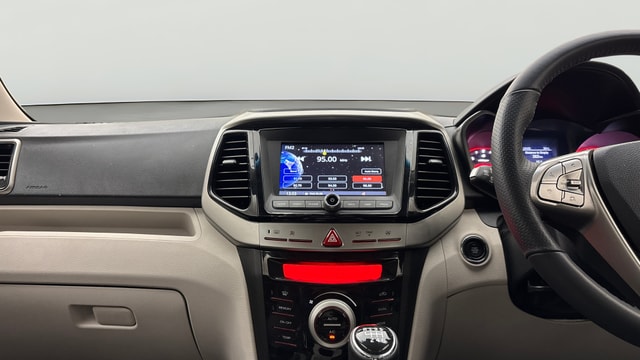 View Mahindra XUV300 Image 17 Used Mahindra XUV300 Image 17
