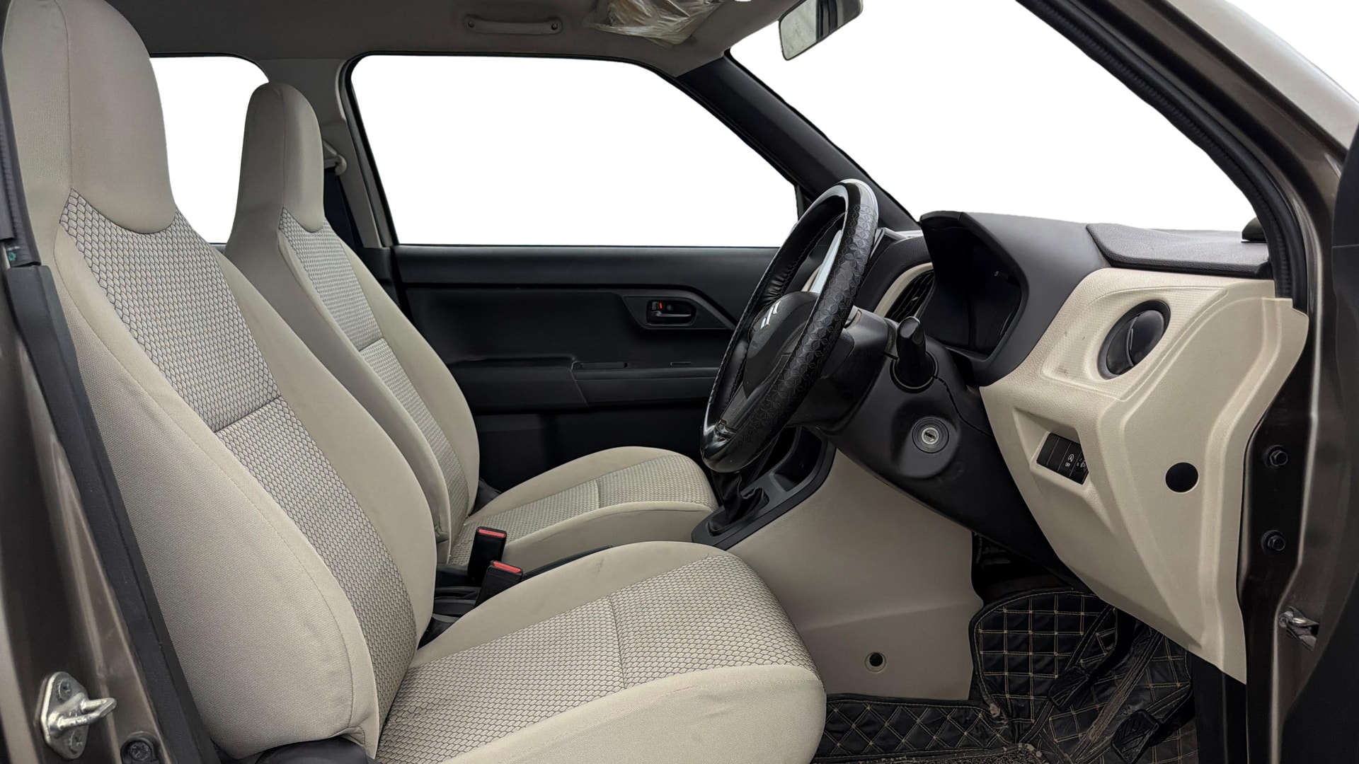 View 2023 Maruti Suzuki 1000 Base Variant Image 25 Used 2023 Maruti Suzuki 1000 Base Variant Image 25