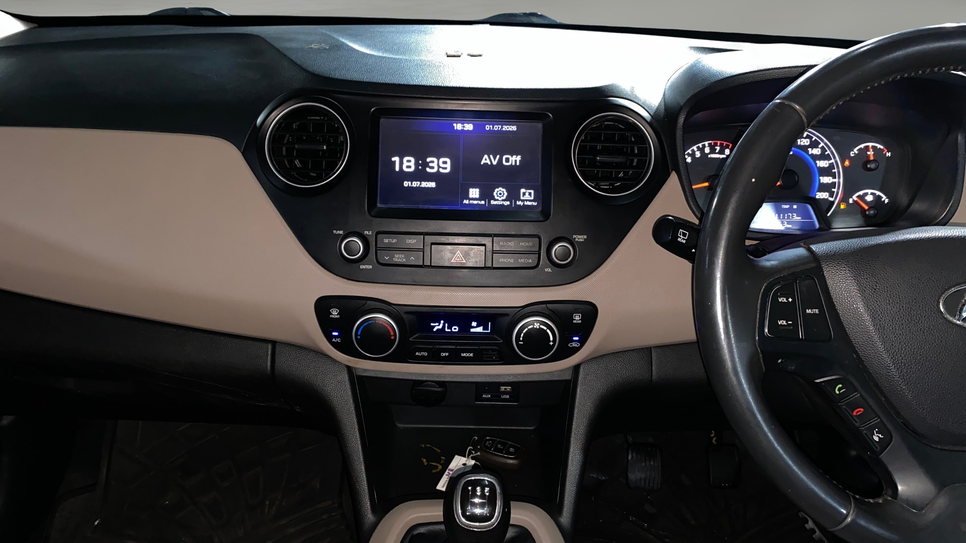 View 2017 Hyundai Grand i10 1.2 Asta Petrol Image 17 Used 2017 Hyundai Grand i10 1.2 Asta Petrol Image 17