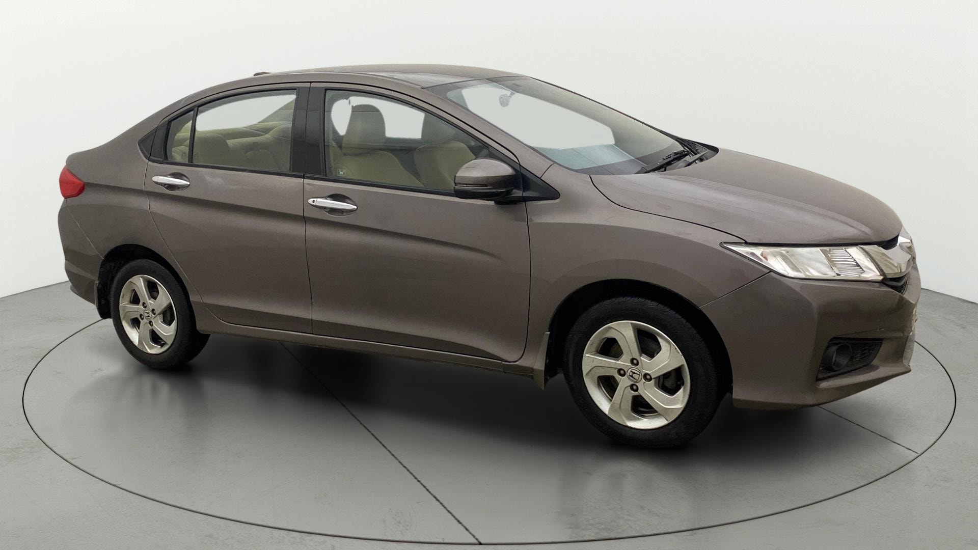 View 2015 Honda City ZX MT Diesel Anniversary Edition Image 14 Used 2015 Honda City ZX MT Diesel Anniversary Edition Image 14